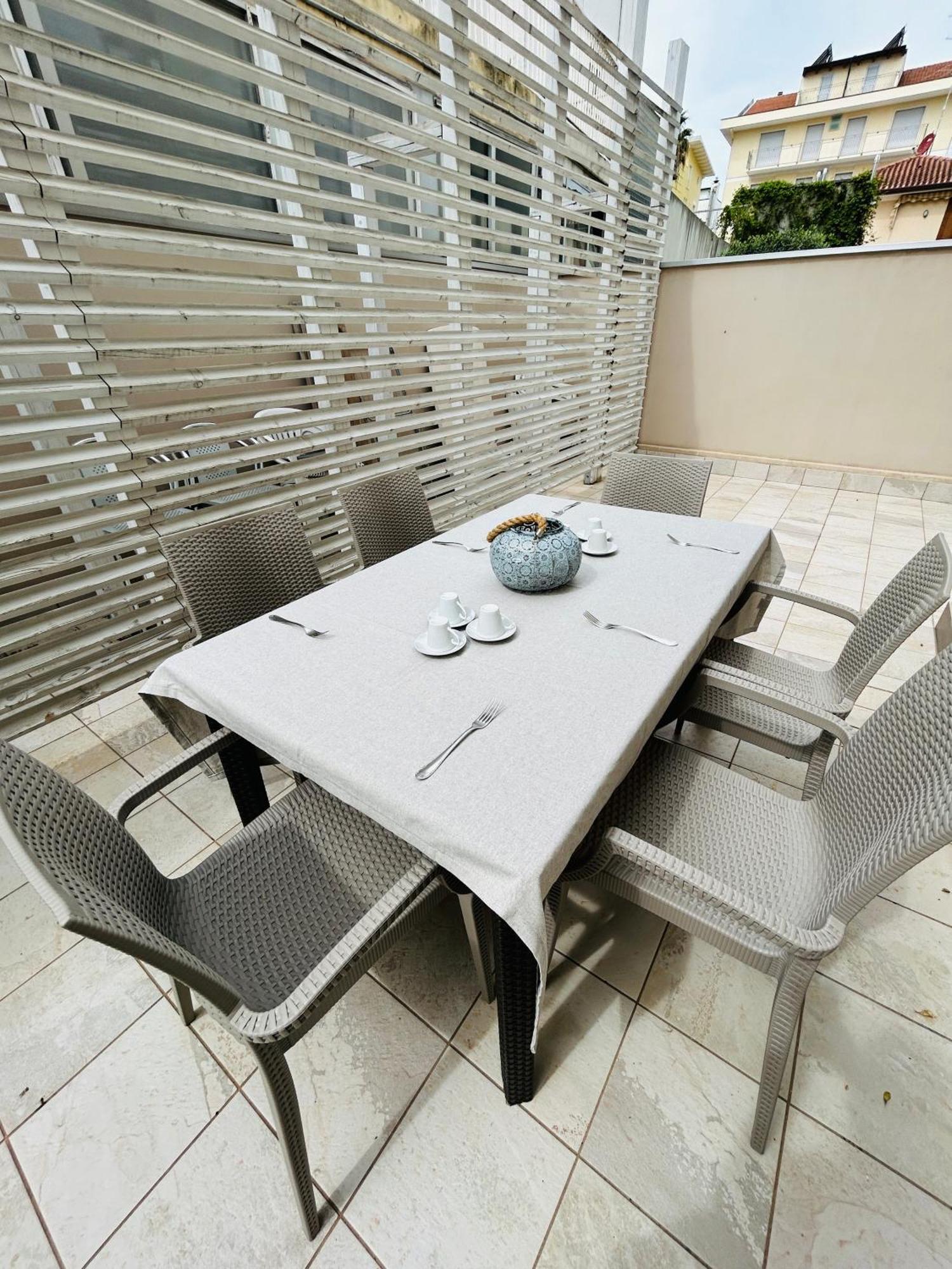 Menotti 3A-Flexrent Abissinia Apartman Riccione Kültér fotó